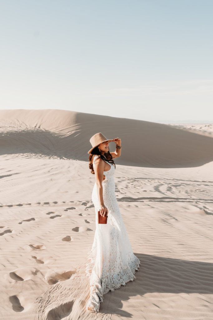 bride portrait in the sand dunes