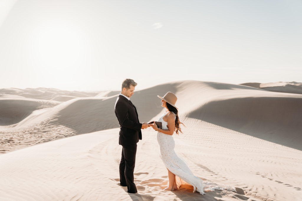 Elopement ceremony in the sand dunesssss