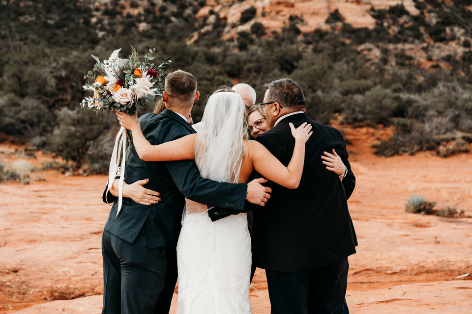 Sedona, Arizona elopement ceremony with family