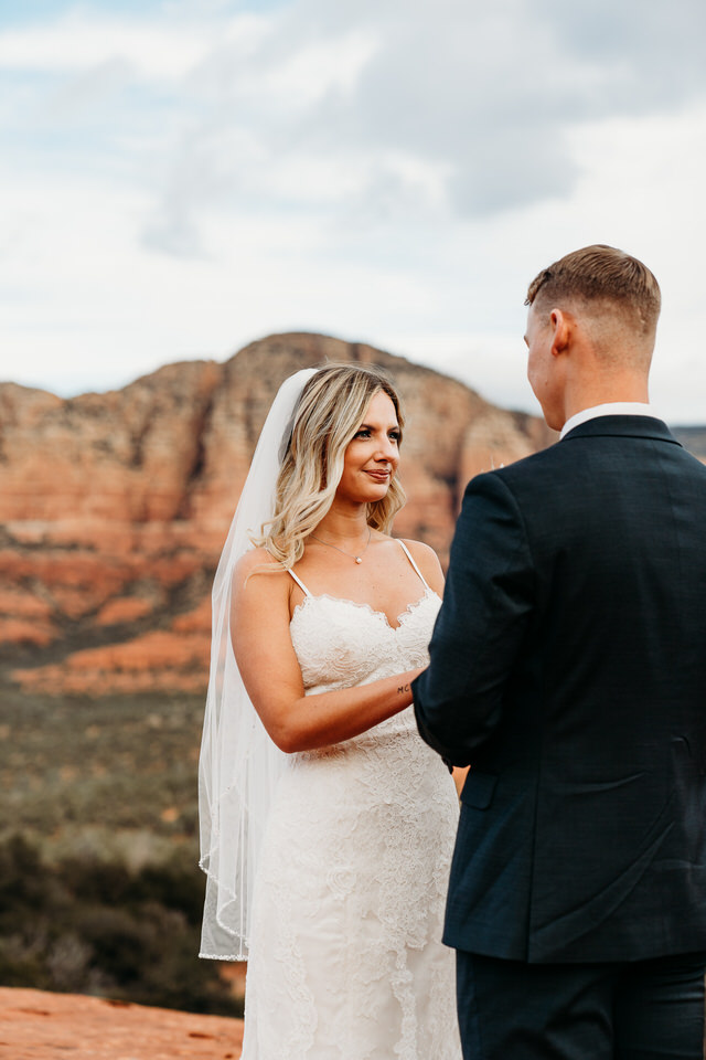 Sedona, Arizona elopement ceremony with family