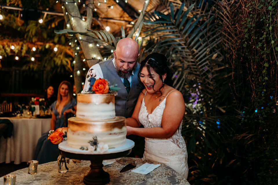 Boojum Tree Hidden Gardens, Phoenix wedding cake cutting