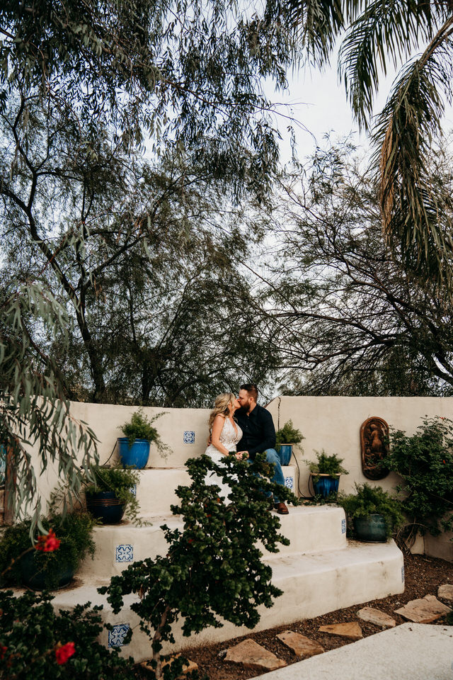 Intimate wedding in Cave Creek