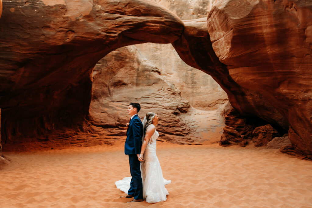 Karen Castor Photography, an adventure elopement photographer, shares inspiration for an adventure elopement in Moab, Utah.