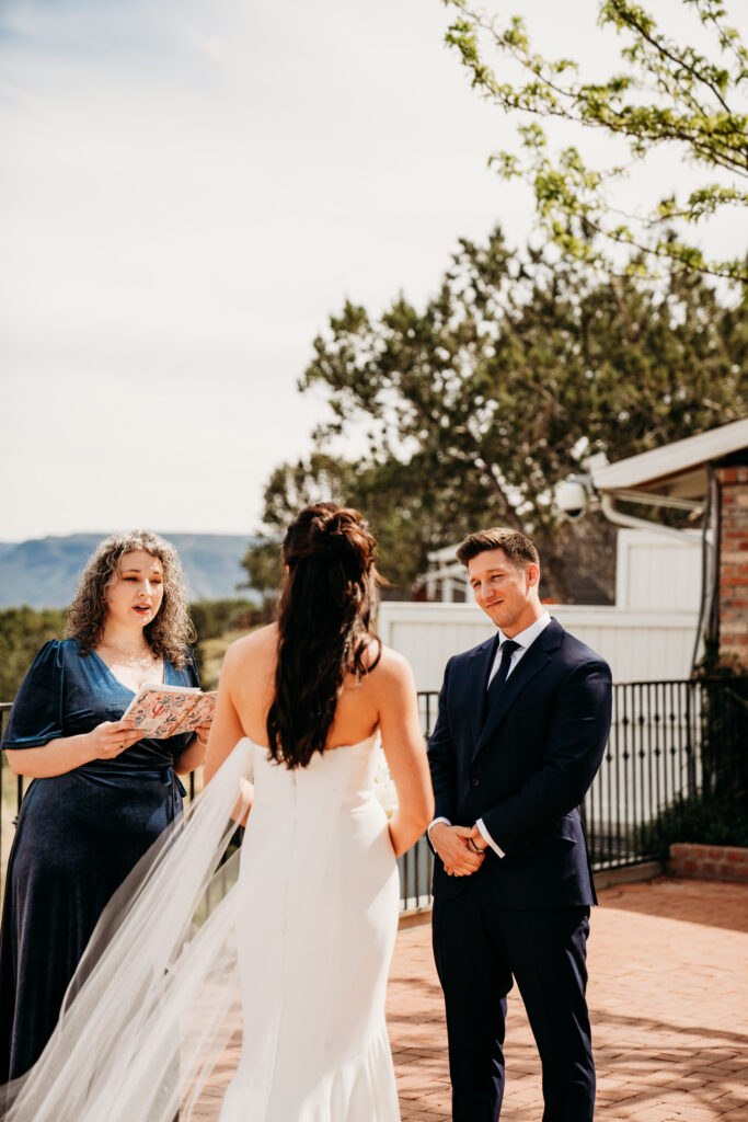 Karen Castor Photography, an elopement photographer who specializes in Sedona weddings, shares the best wedding venues in Sedona.