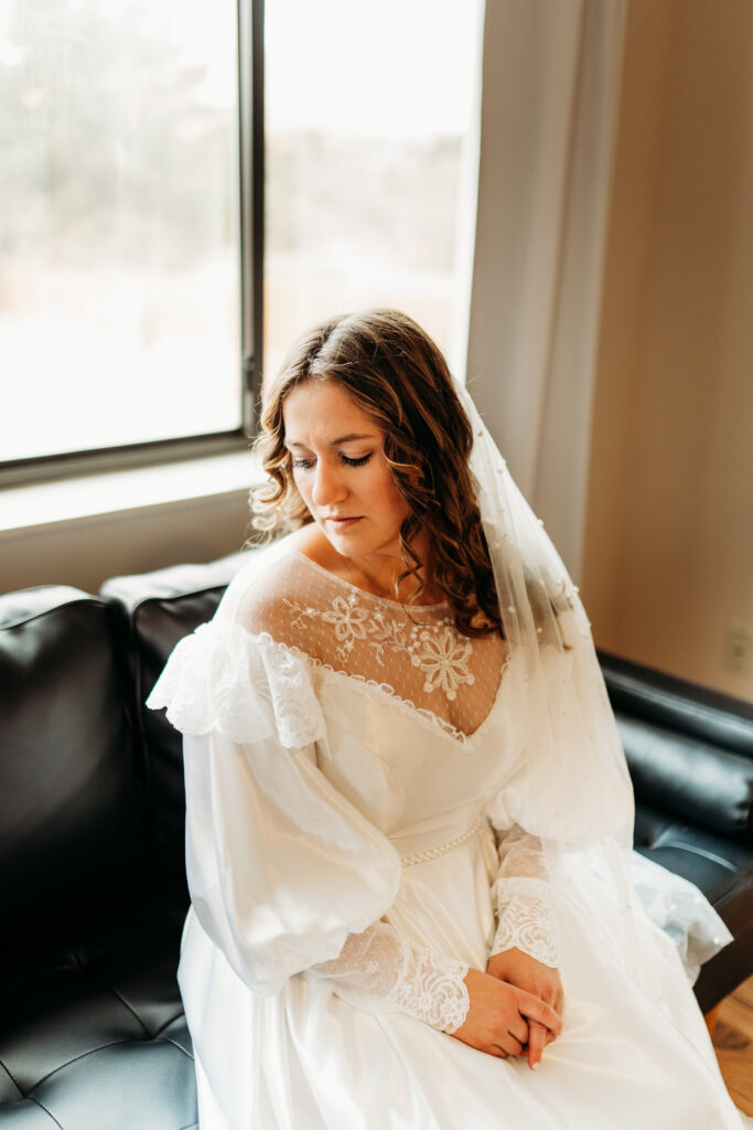 Allison + Thomas' Sedona Small Wedding was captured by Arizona-based elopement photographer, Karen Castor Photography.