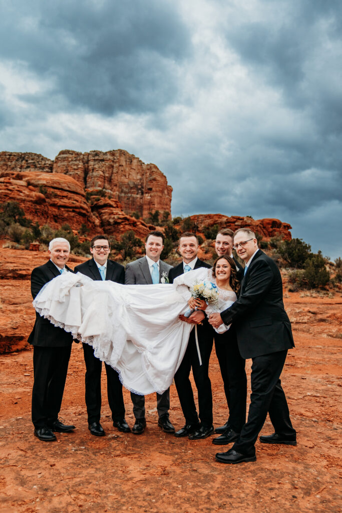 Allison + Thomas' Sedona Small Wedding was captured by Arizona-based elopement photographer, Karen Castor Photography.