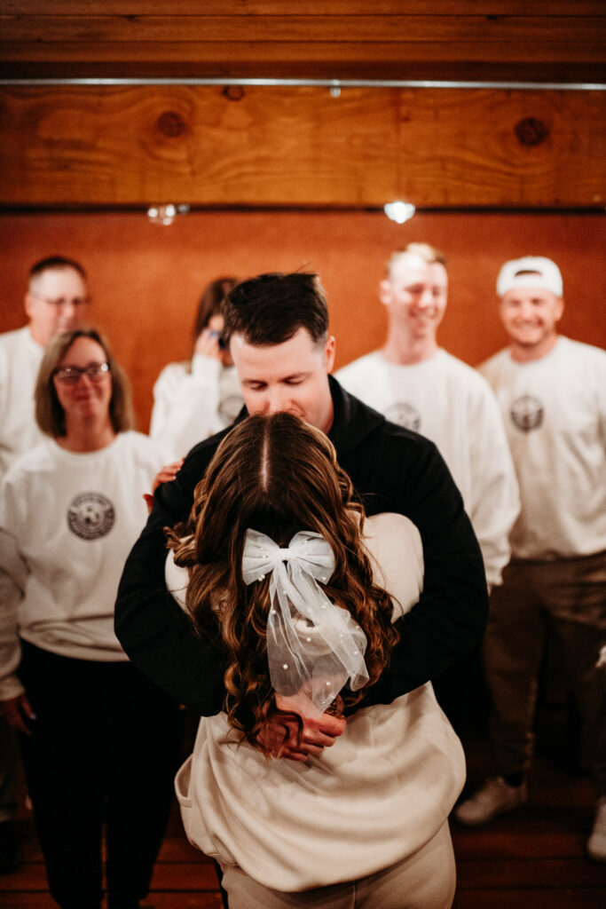 Allison + Thomas' Sedona Small Wedding was captured by Arizona-based elopement photographer, Karen Castor Photography.