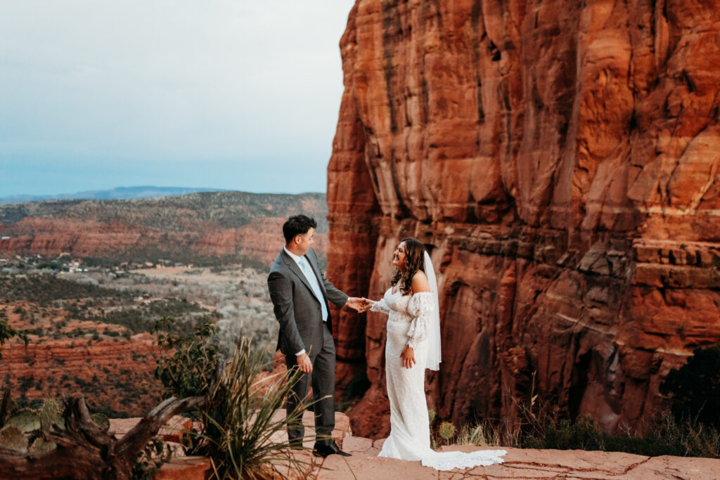 Allison + Thomas' Sedona Small Wedding was captured by Arizona-based elopement photographer, Karen Castor Photography.