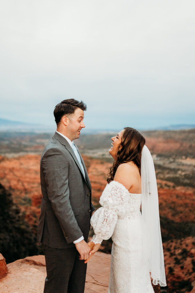 Allison + Thomas' Sedona Small Wedding was captured by Arizona-based elopement photographer, Karen Castor Photography.
