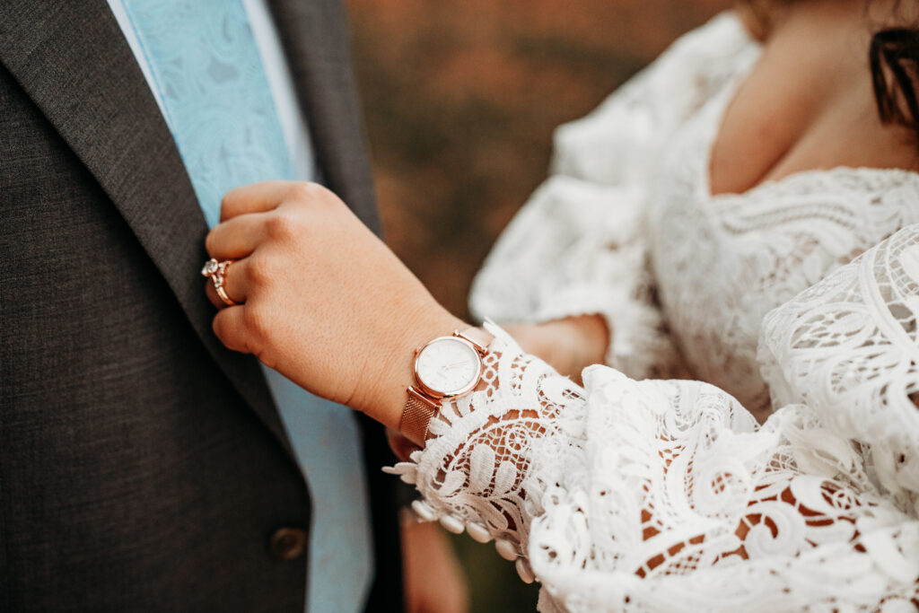 Allison + Thomas' Sedona Small Wedding was captured by Arizona-based elopement photographer, Karen Castor Photography.