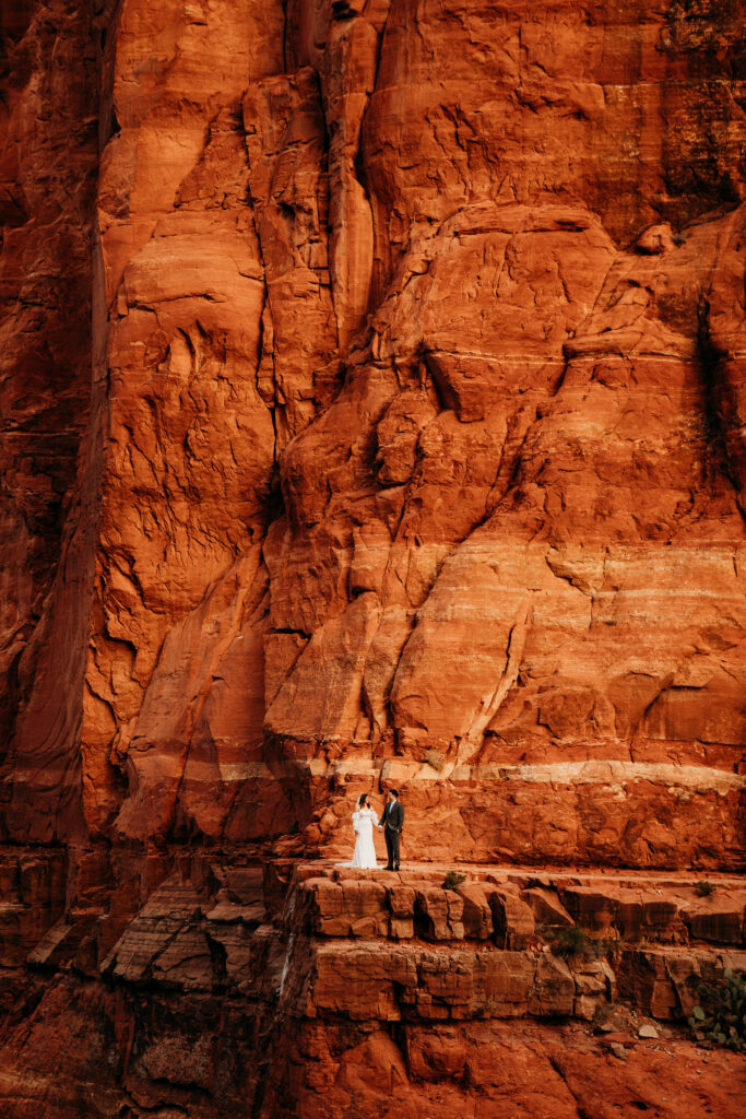 Allison + Thomas' Sedona Small Wedding was captured by Arizona-based elopement photographer, Karen Castor Photography.