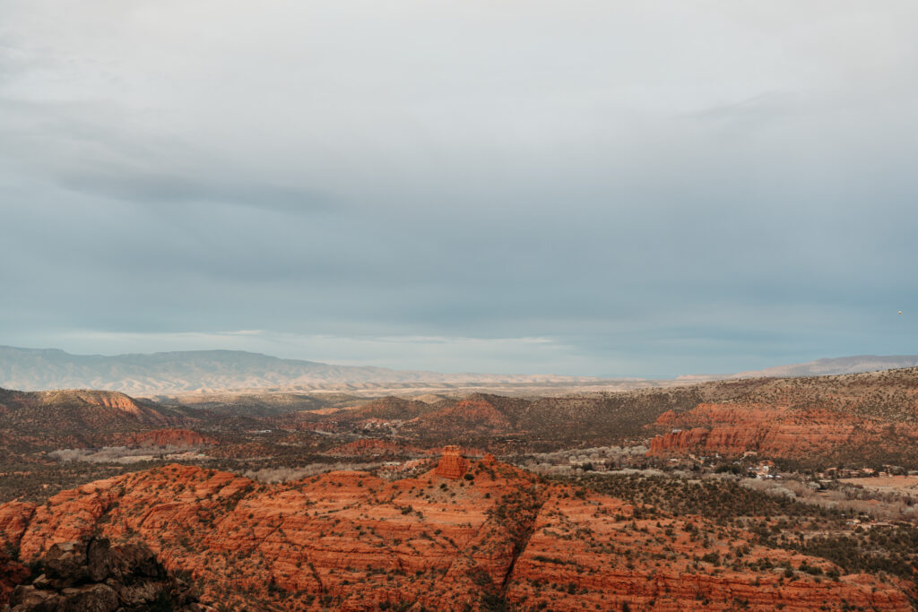 Allison + Thomas' Sedona Small Wedding was captured by Arizona-based elopement photographer, Karen Castor Photography.