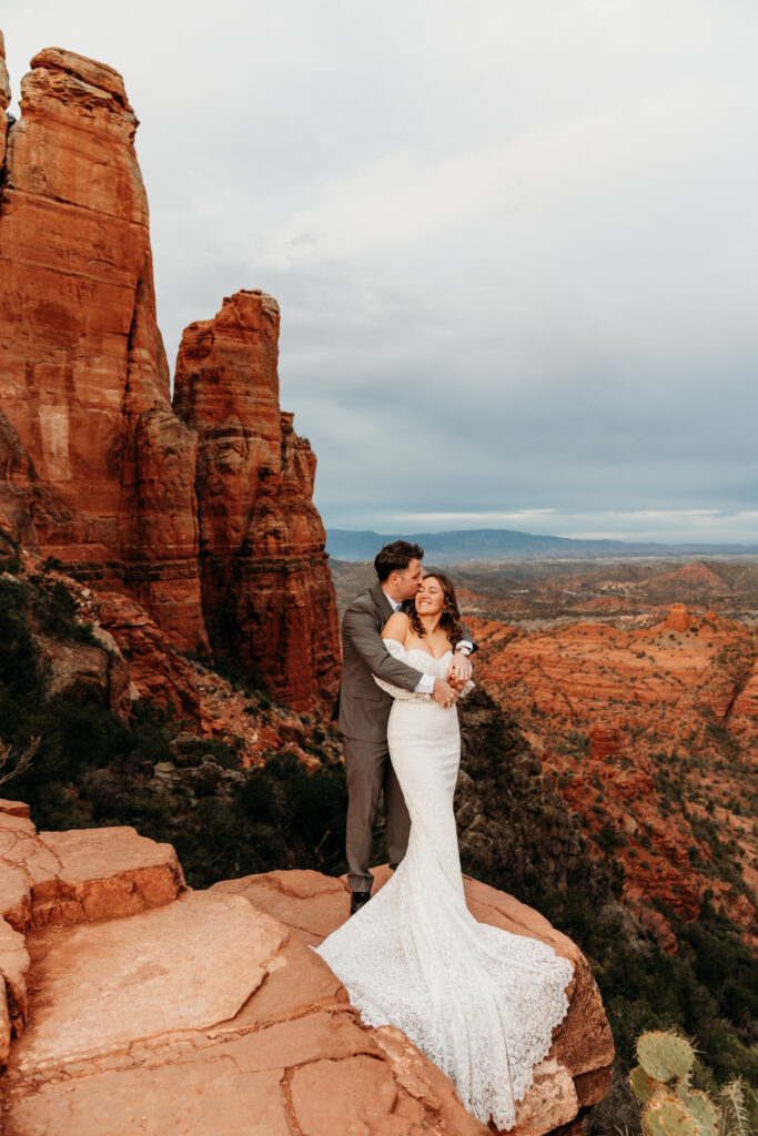 Allison + Thomas' Sedona Small Wedding was captured by Arizona-based elopement photographer, Karen Castor Photography.