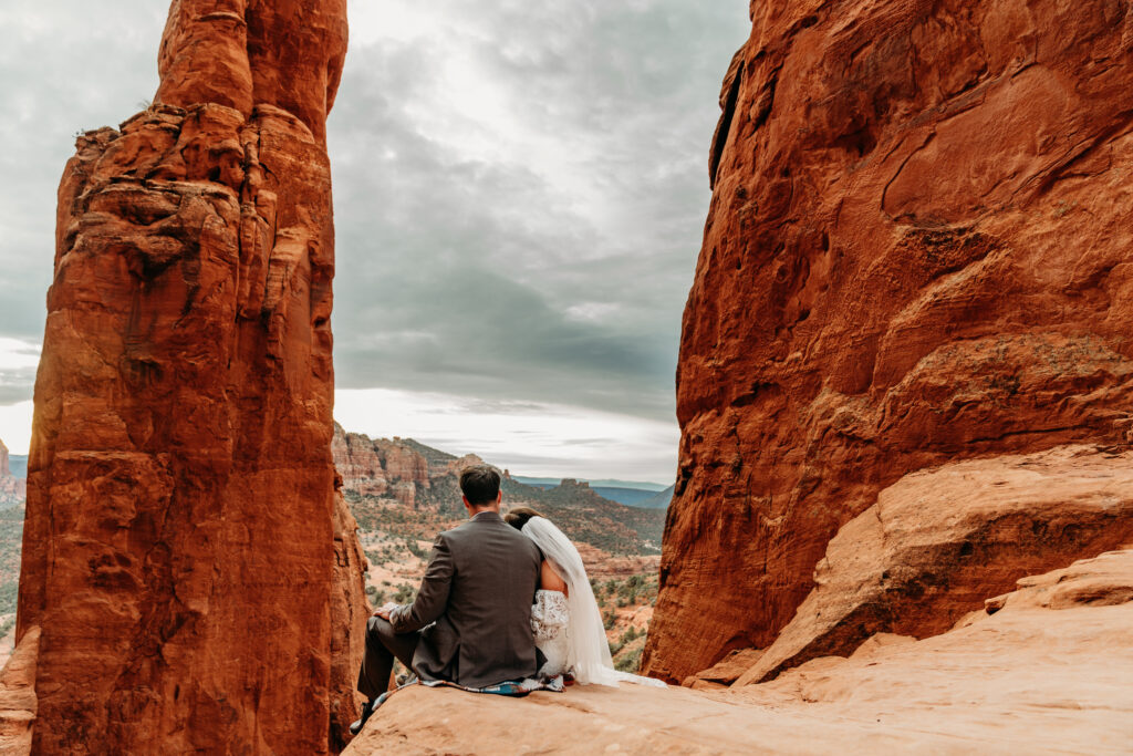 Allison + Thomas' Sedona Small Wedding was captured by Arizona-based elopement photographer, Karen Castor Photography.