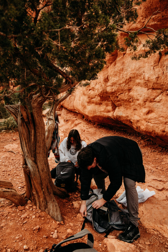 Allison + Thomas' Sedona Small Wedding was captured by Arizona-based elopement photographer, Karen Castor Photography.