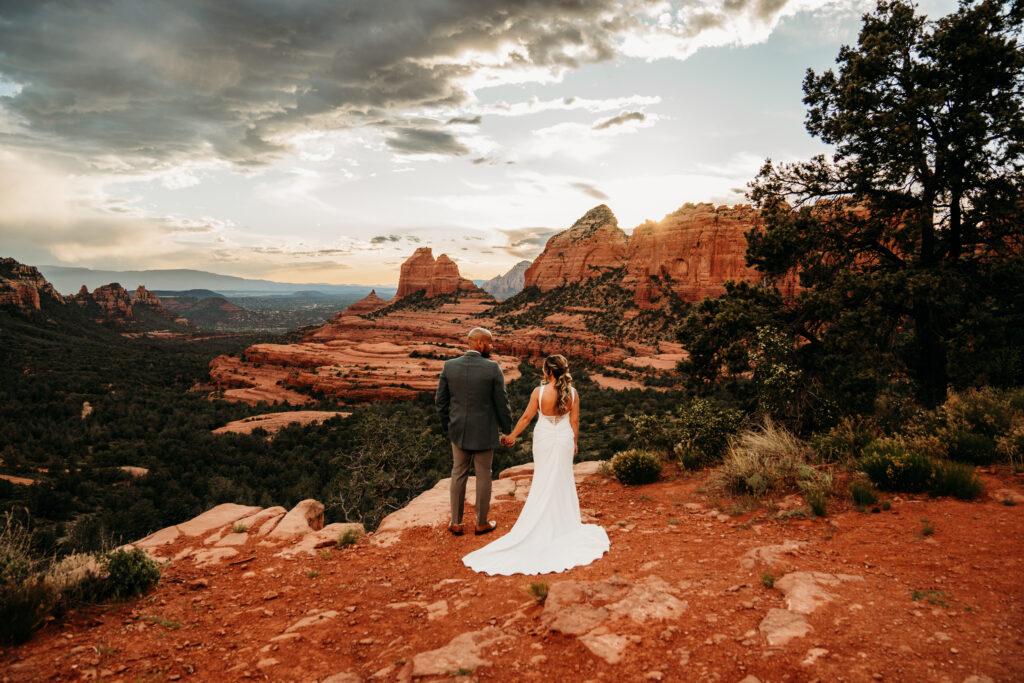 Arizona northern lights elopement featuring an intimate desert wedding day focused on presence and connection.