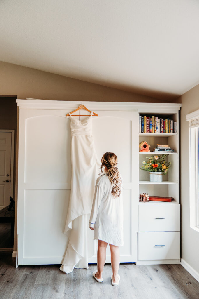 Arizona northern lights elopement featuring an intimate desert wedding day focused on presence and connection.