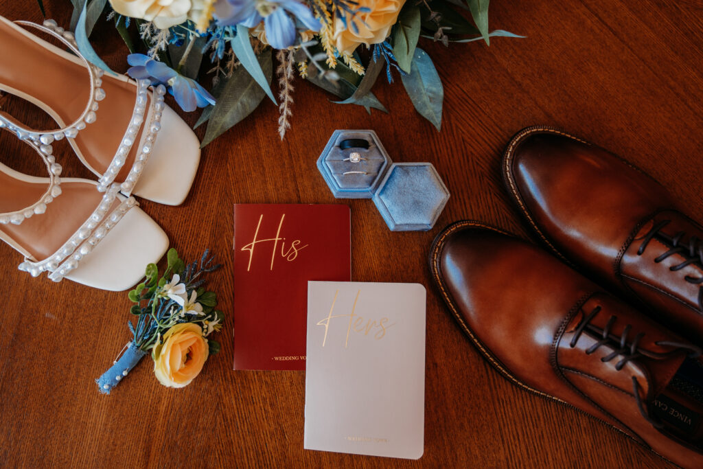 An adventurous Sedona elopement with a hike to Yavapai Vista, an intimate ceremony, and a relaxed, experience-driven timeline.