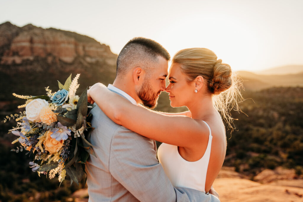 An adventurous Sedona elopement with a hike to Yavapai Vista, an intimate ceremony, and a relaxed, experience-driven timeline.