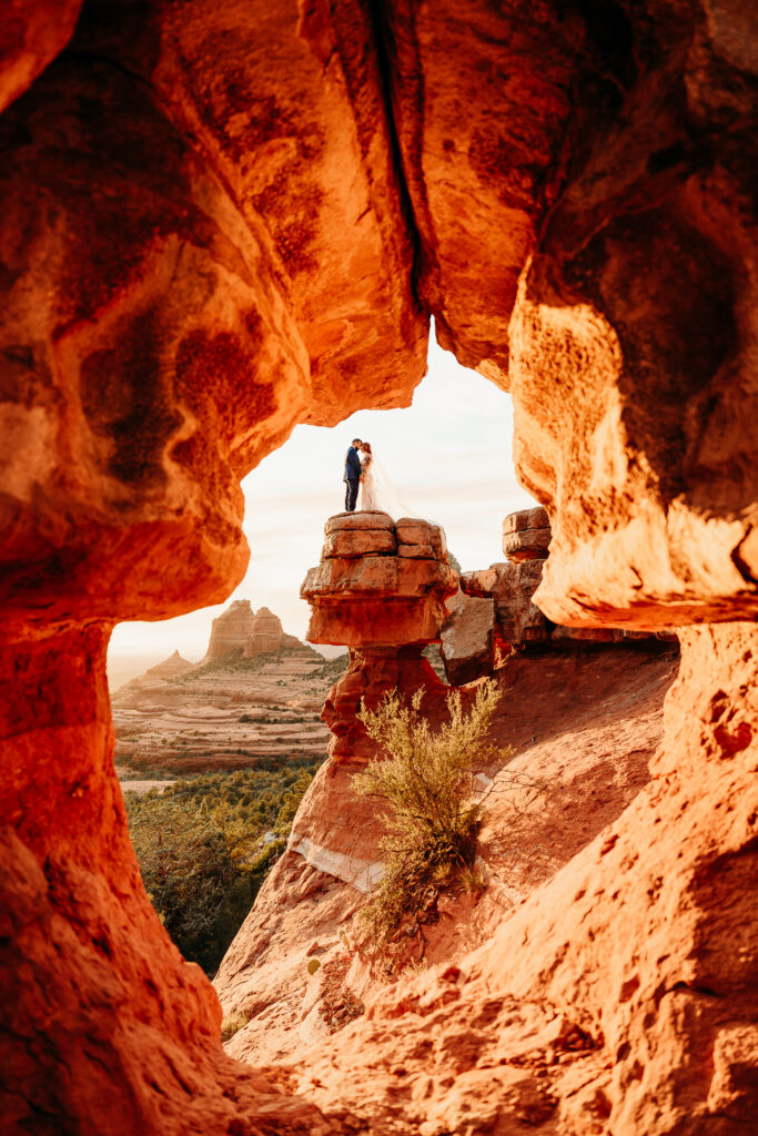 An all-day Sedona elopement designed for adventure, connection, and unforgettable desert views captured by Karen Castor Photography.